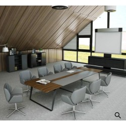 Reunión mesa de conferencias