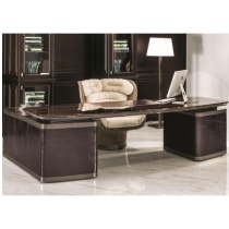 Escritorio de madera con...