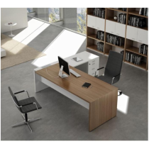 Escritorio de oficina con...